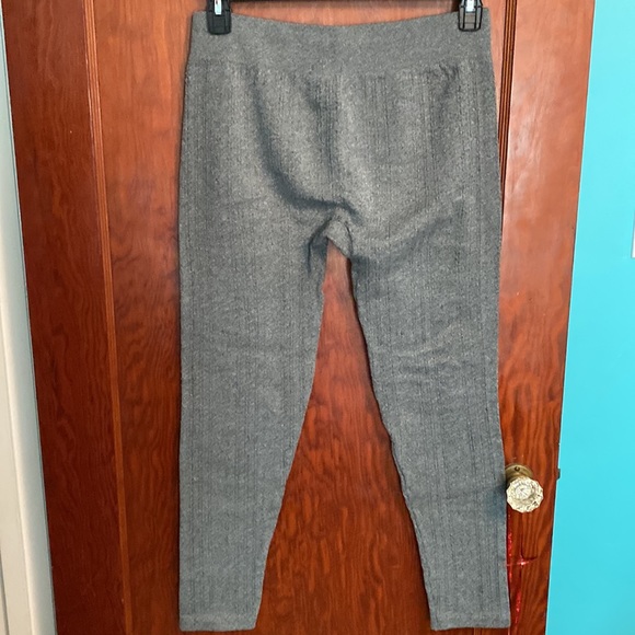 Grey leggings with fuzzy inside! - Picture 2 of 5